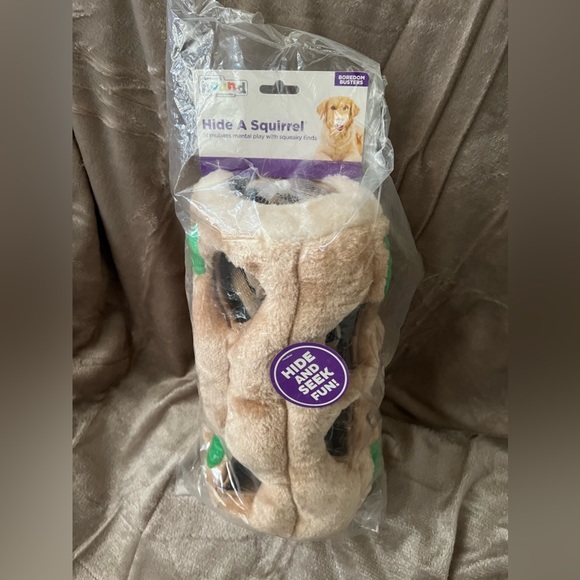 Hide A Squirrel - Puzzle Dog Toy - Picture 3 of 3